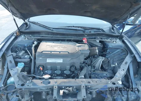 2016 Honda Accord Touring z USA, uszkodzony, nr VIN 1HGCT2B07GA003884